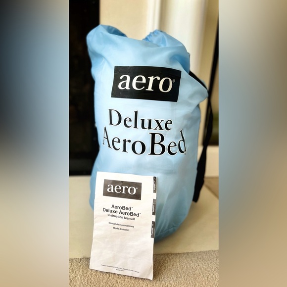 Aero “Deluxe AeroBed” - Picture 2 of 5